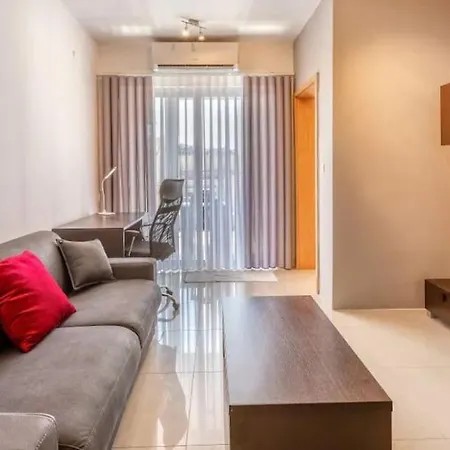 Apartamento Spacious 2 Bedroom Qawra, 2 Min Away From The Beach.