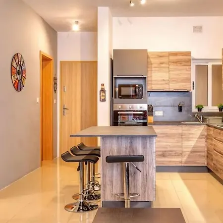 Apartamento Spacious 2 Bedroom Qawra, 2 Min Away From The Beach. St Paul's Bay