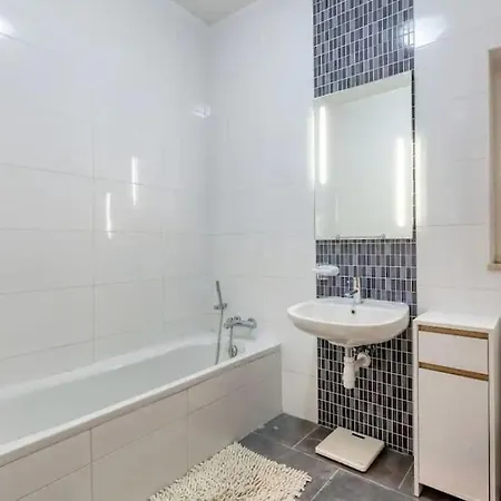 Apartamento Spacious 2 Bedroom Qawra, 2 Min Away From The Beach. *