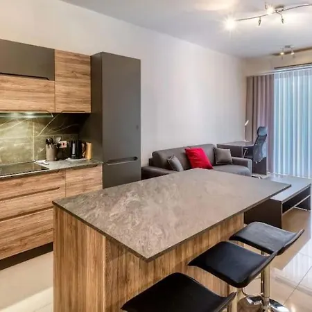 Appartamento Spacious 2 Bedroom Qawra, 2 Min Away From The Beach. *